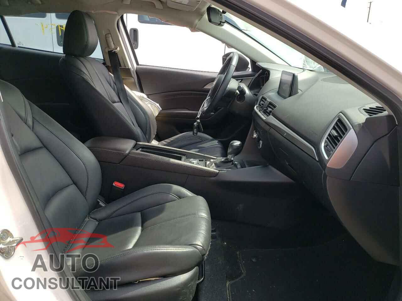 MAZDA 3 2017 - 3MZBN1L75HM152192