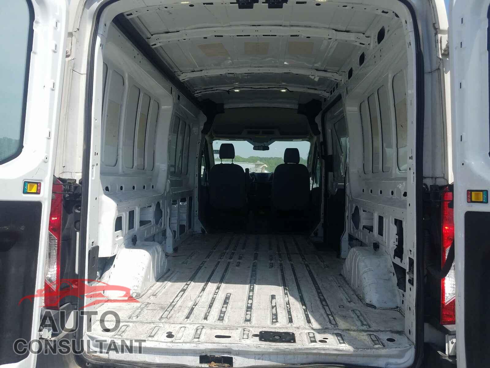 FORD TRANSIT CO 2018 - 1FTYE2CM4JKA10552
