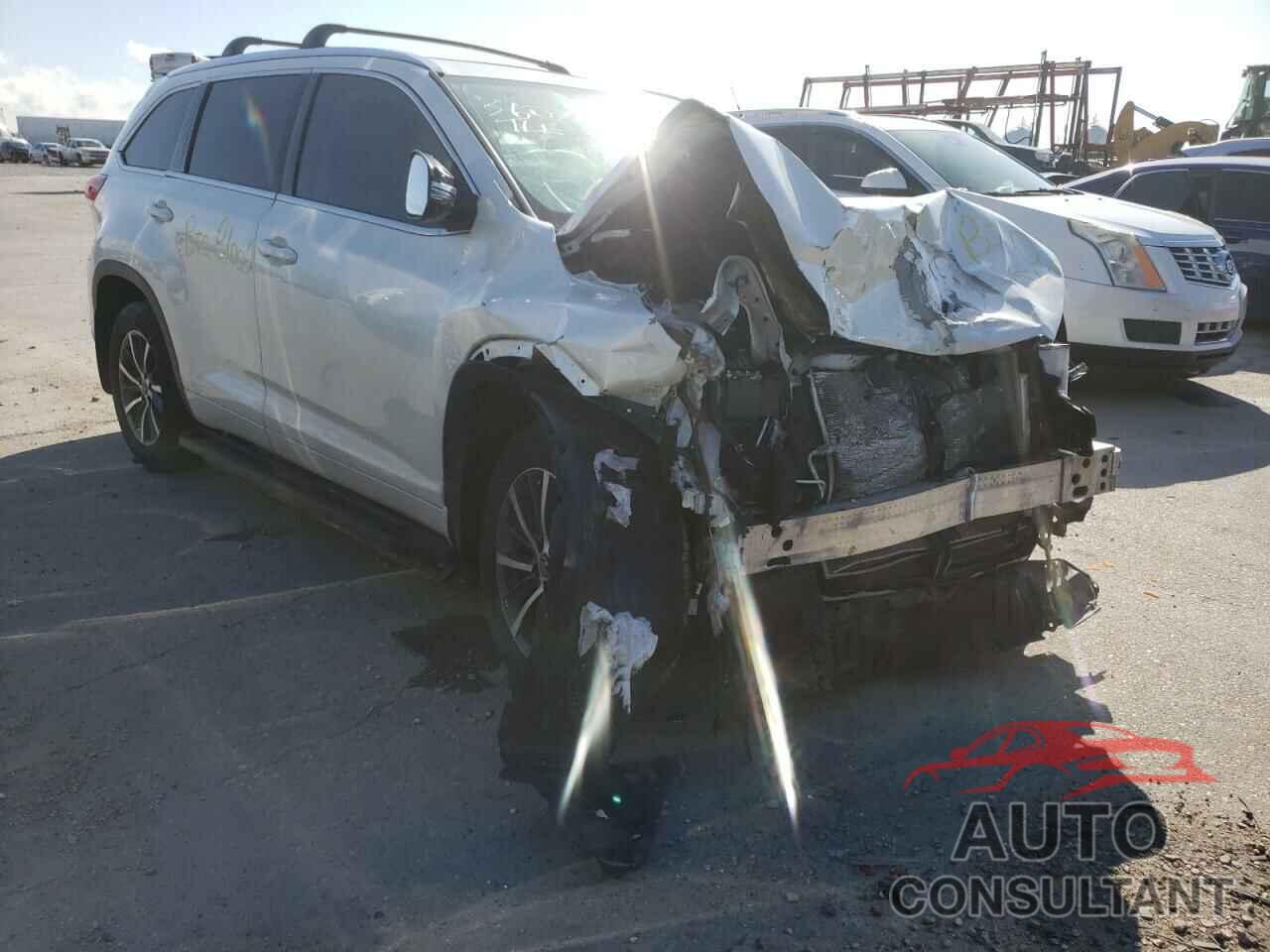 TOYOTA HIGHLANDER 2018 - 5TDJZRFH4JS552658