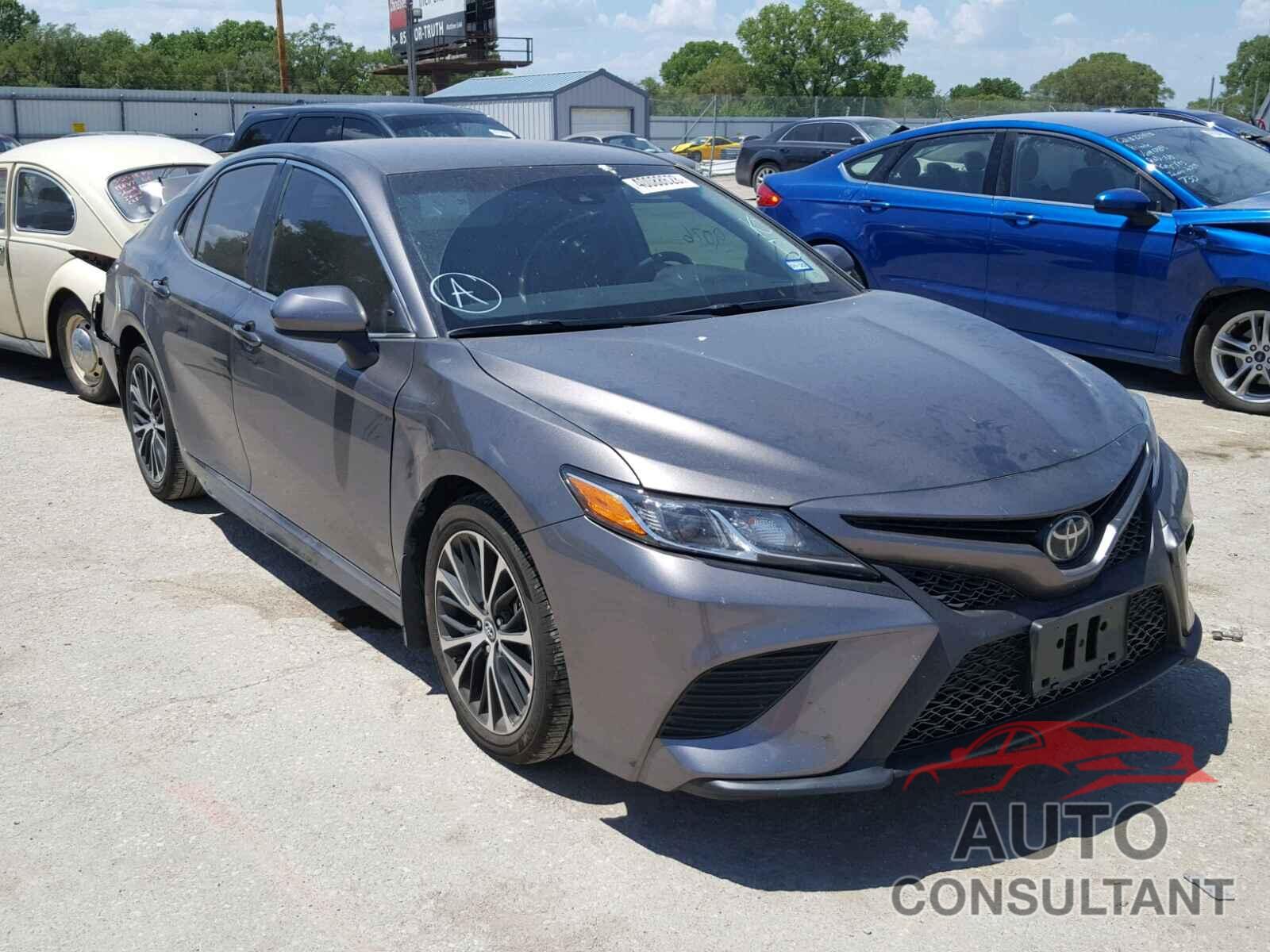 TOYOTA CAMRY 2018 - 4T1B11HK5JU531380