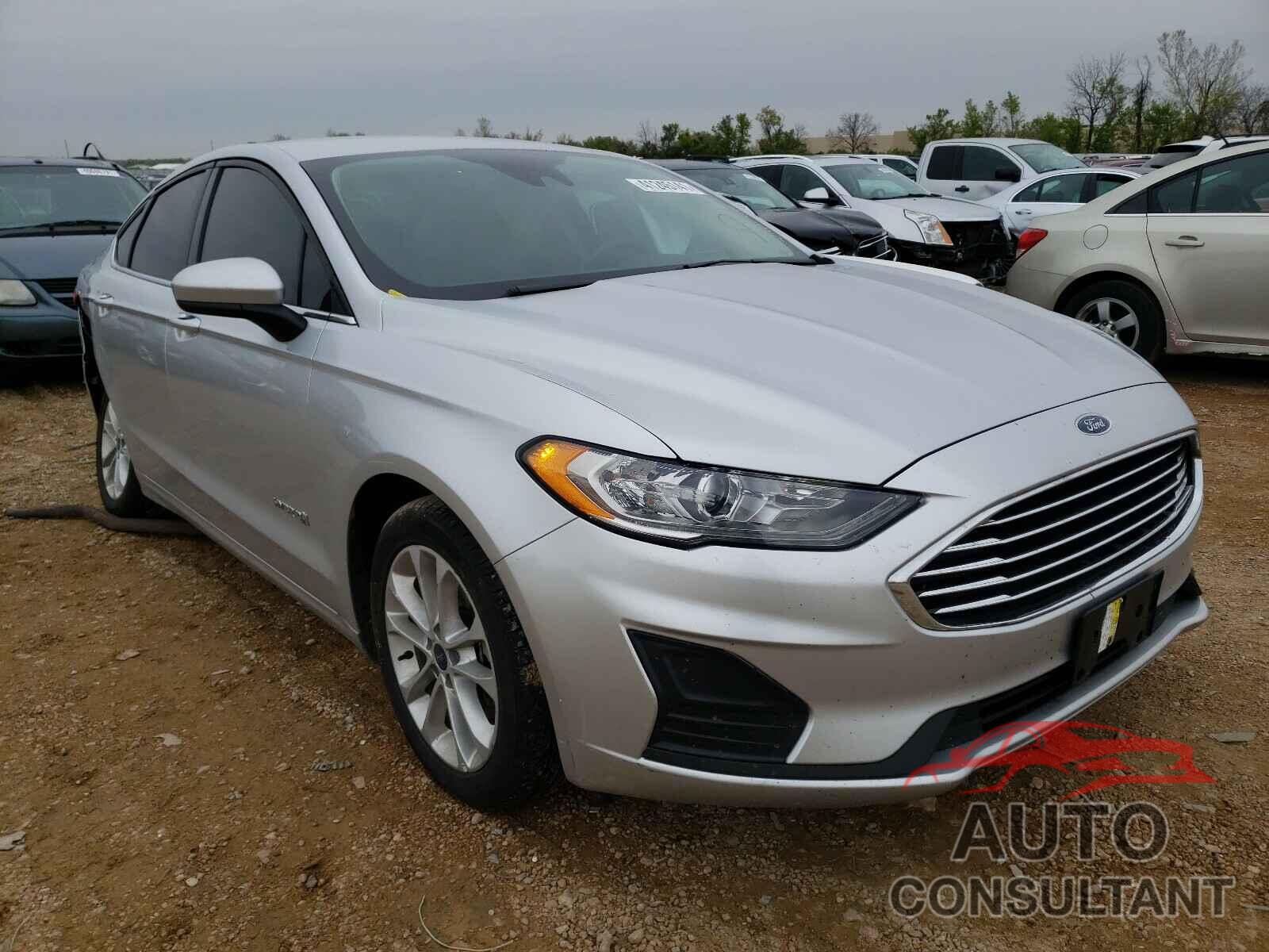 FORD FUSION 2019 - 3FA6P0LUXKR220601