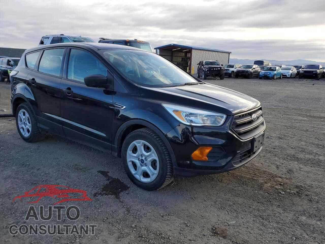 FORD ESCAPE 2017 - 1FMCU0F72HUC18205