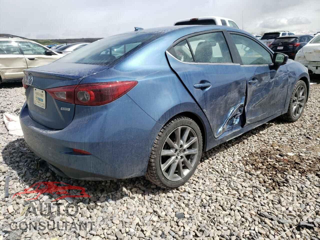 MAZDA 3 2018 - 3MZBN1W3XJM238080