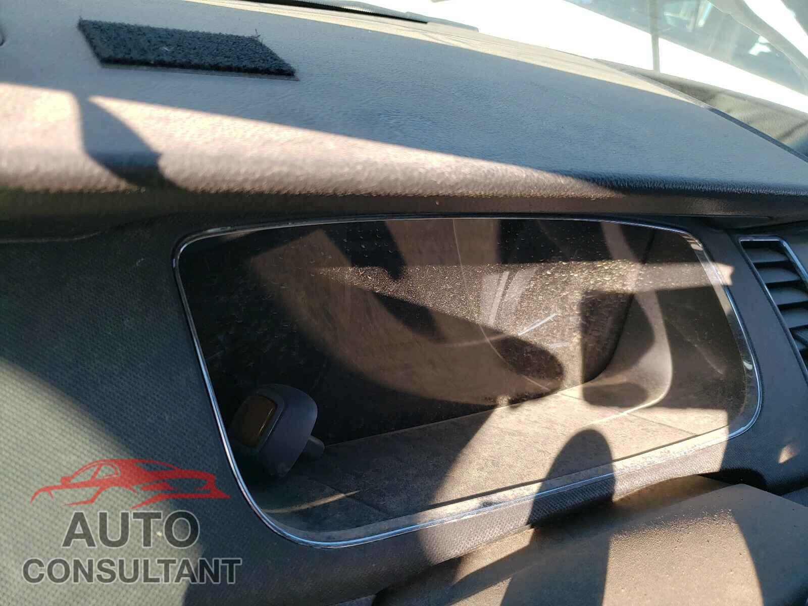 FORD TAURUS 2017 - 1FAHP2L83HG100288