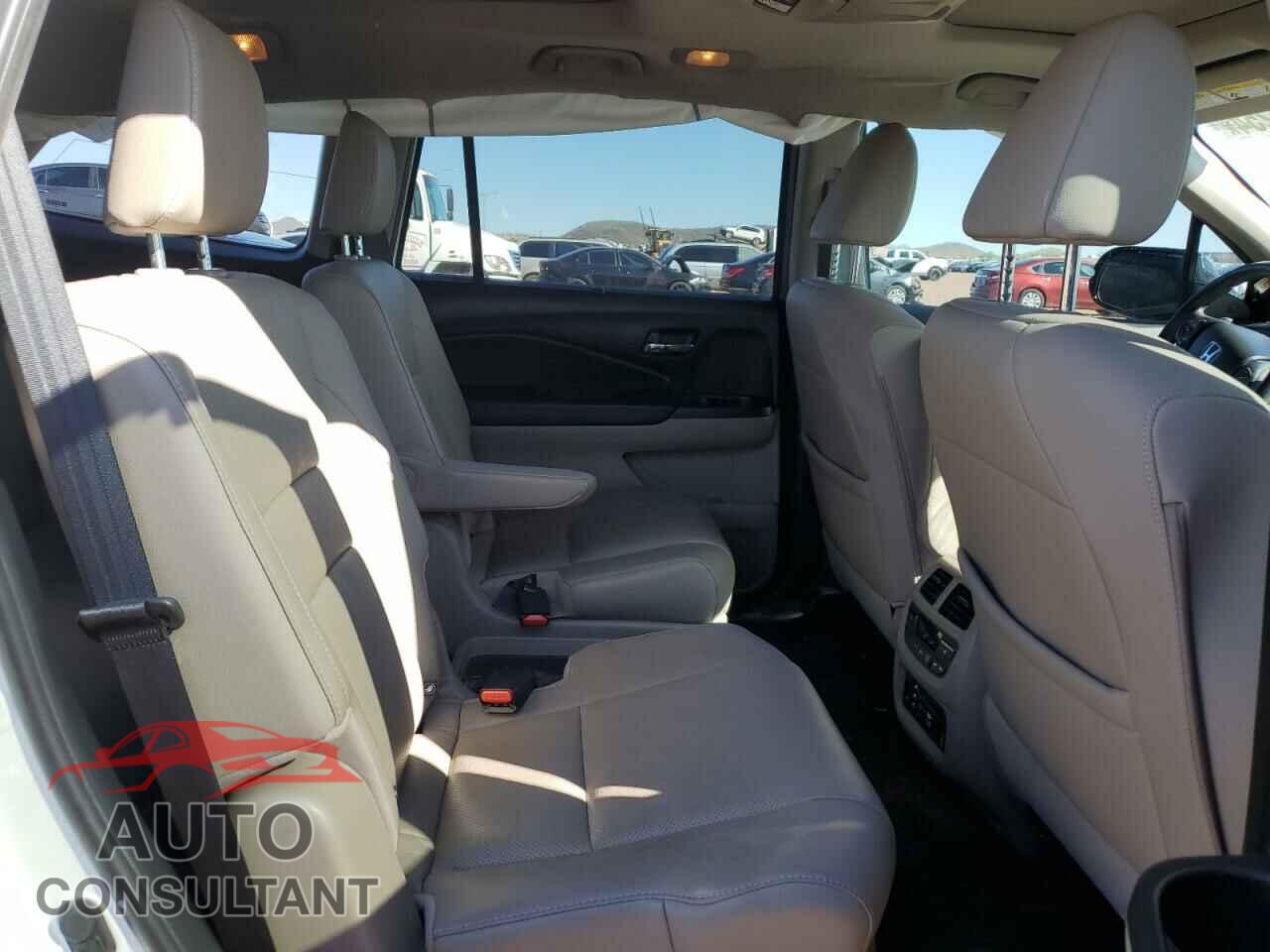 HONDA PILOT 2018 - 5FNYF6H09JB002146