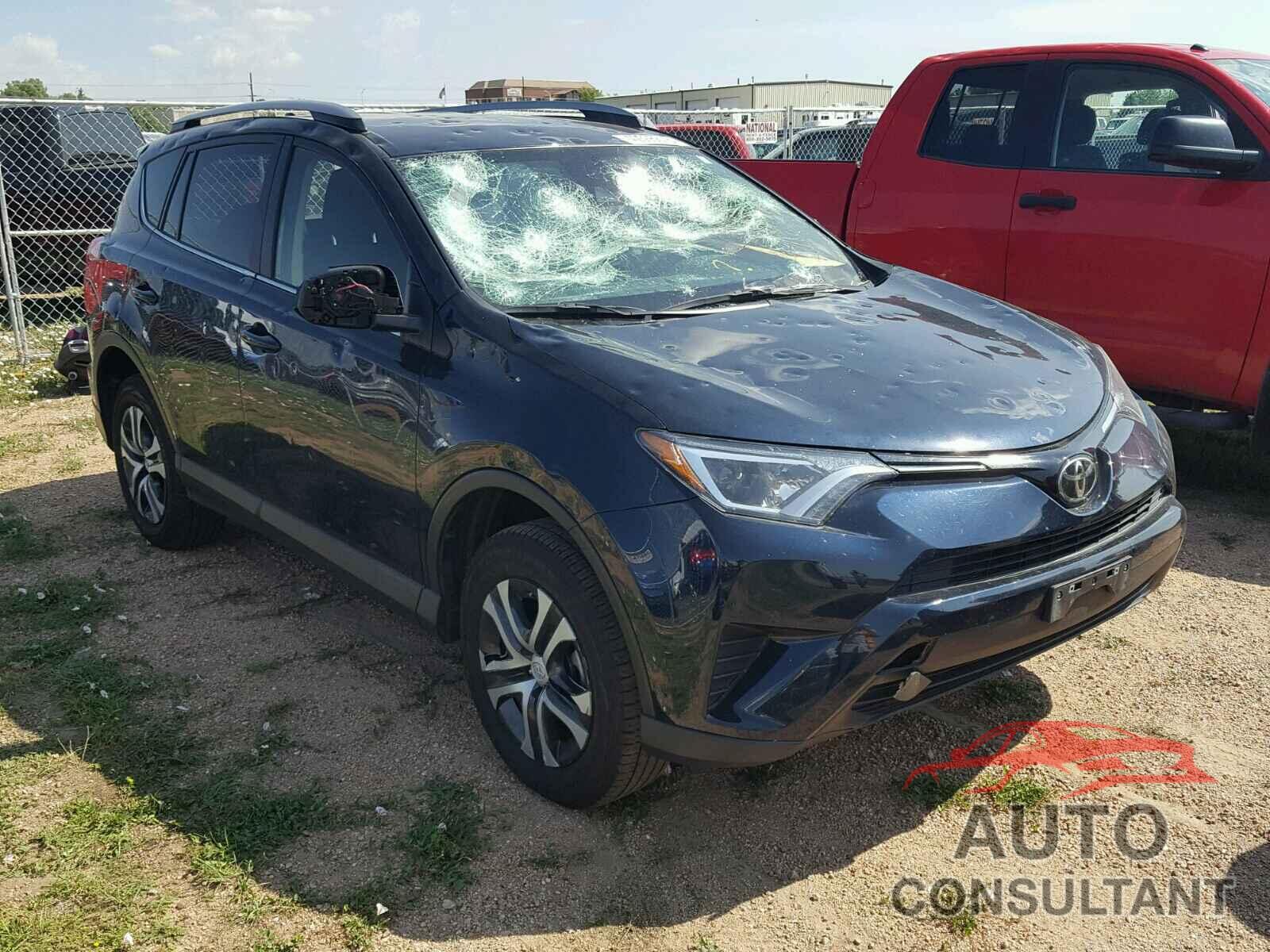 TOYOTA RAV4 LE 2017 - JTMBFREV7HJ136499