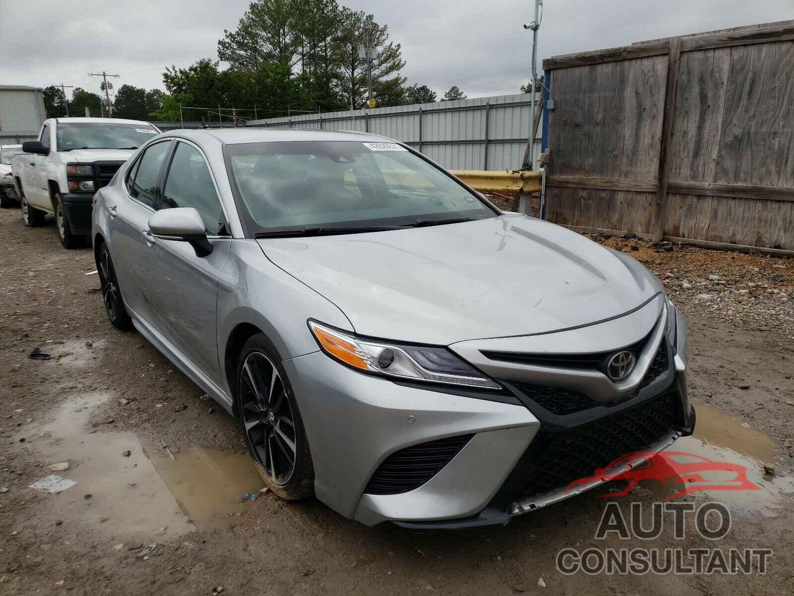 TOYOTA CAMRY 2018 - 4T1B61HK4JU500820
