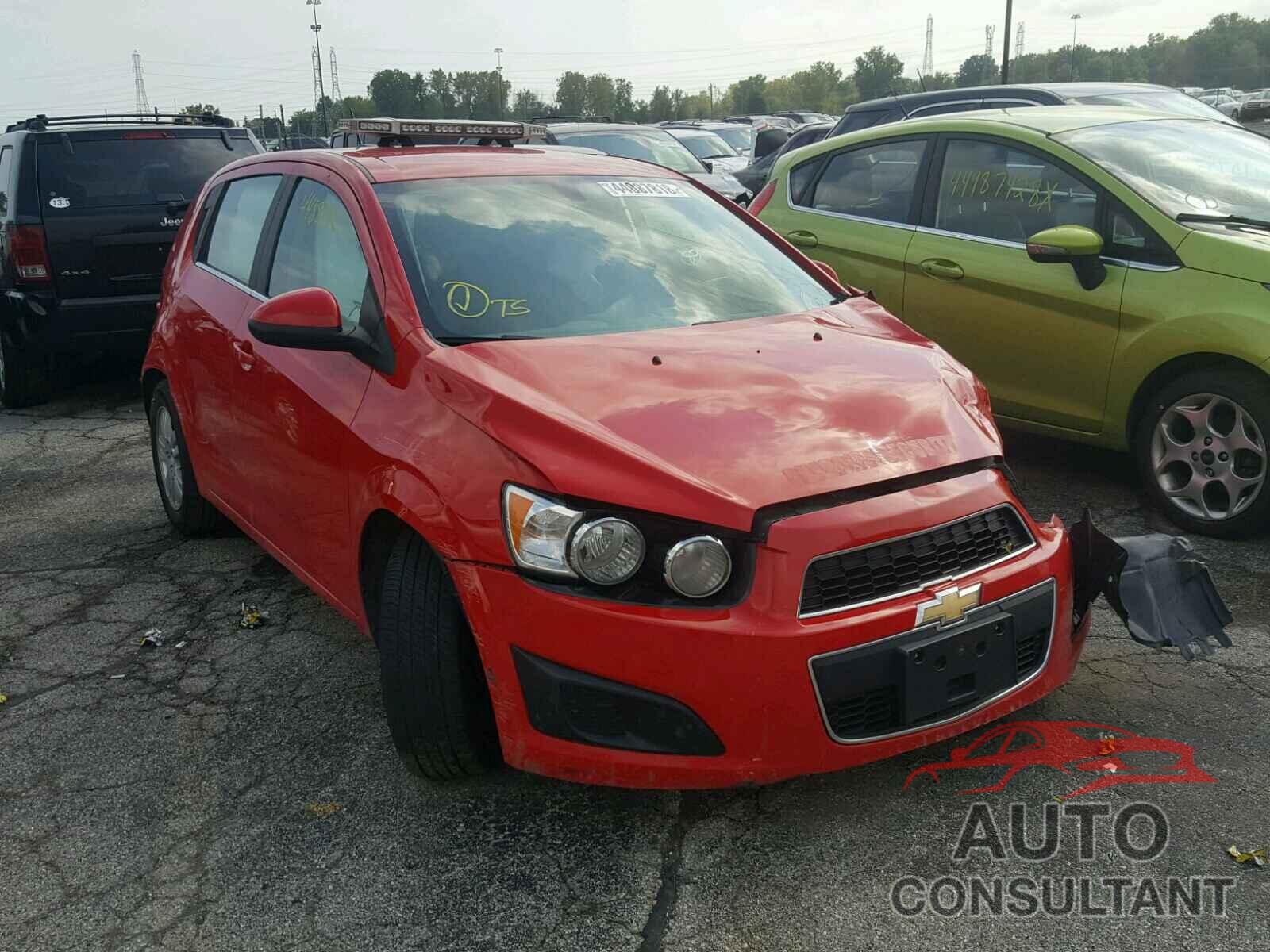 CHEVROLET SONIC 2015 - 1G1JC6SH2F4195241