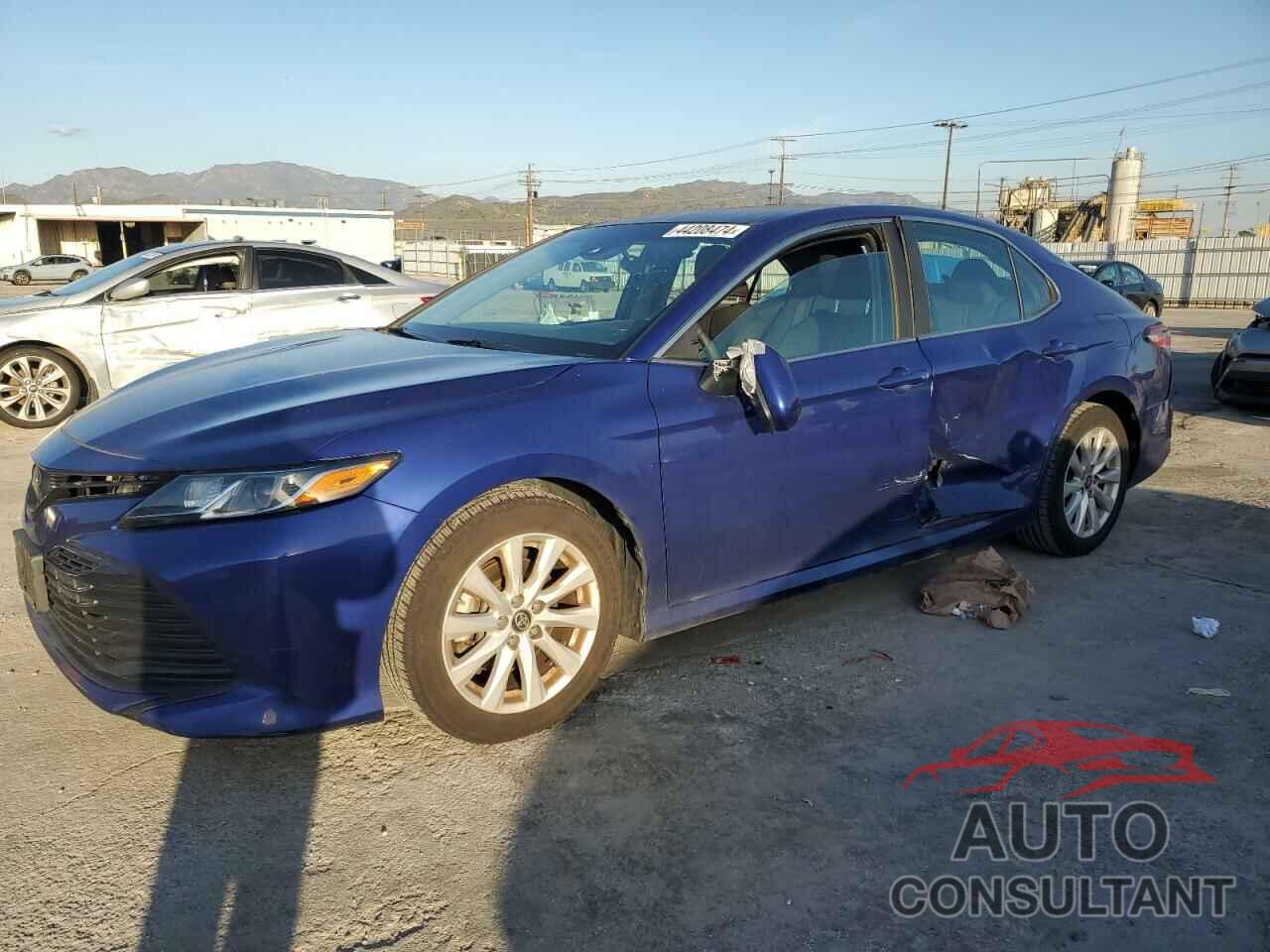 TOYOTA CAMRY 2018 - 4T1B11HK4JU575614