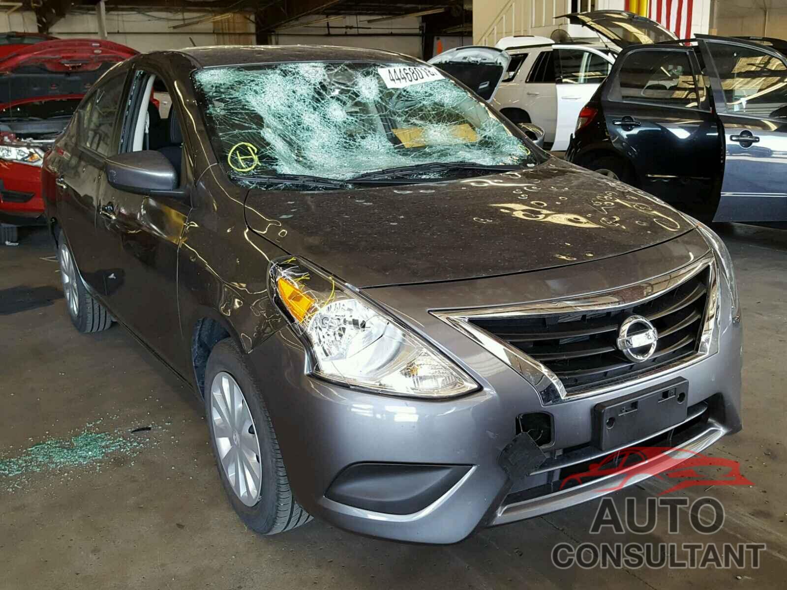 NISSAN VERSA 2018 - 3N1CN7AP3JL871629