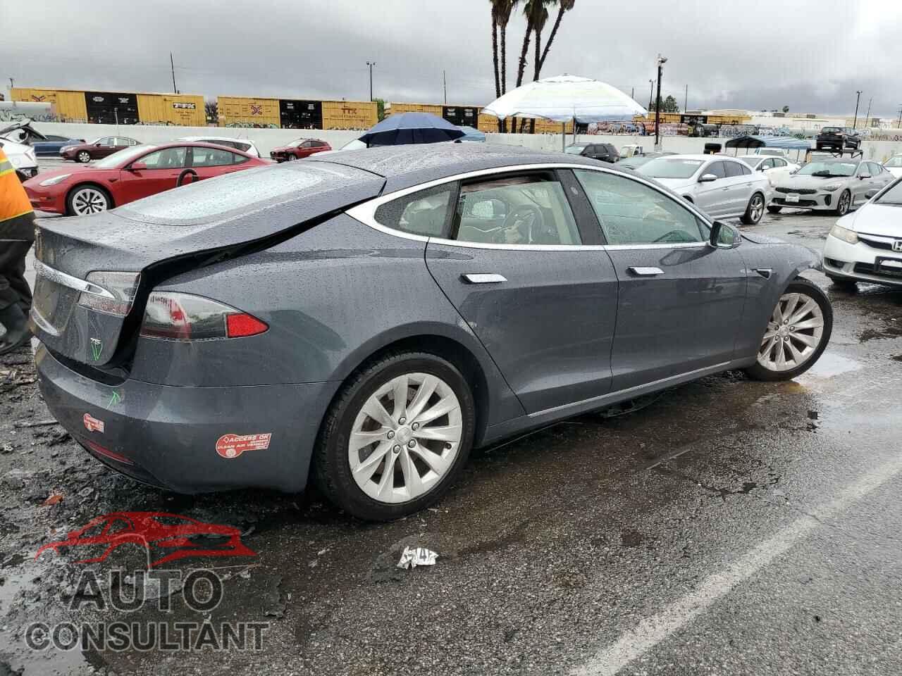 TESLA MODEL S 2017 - 5YJSA1E17HF203073
