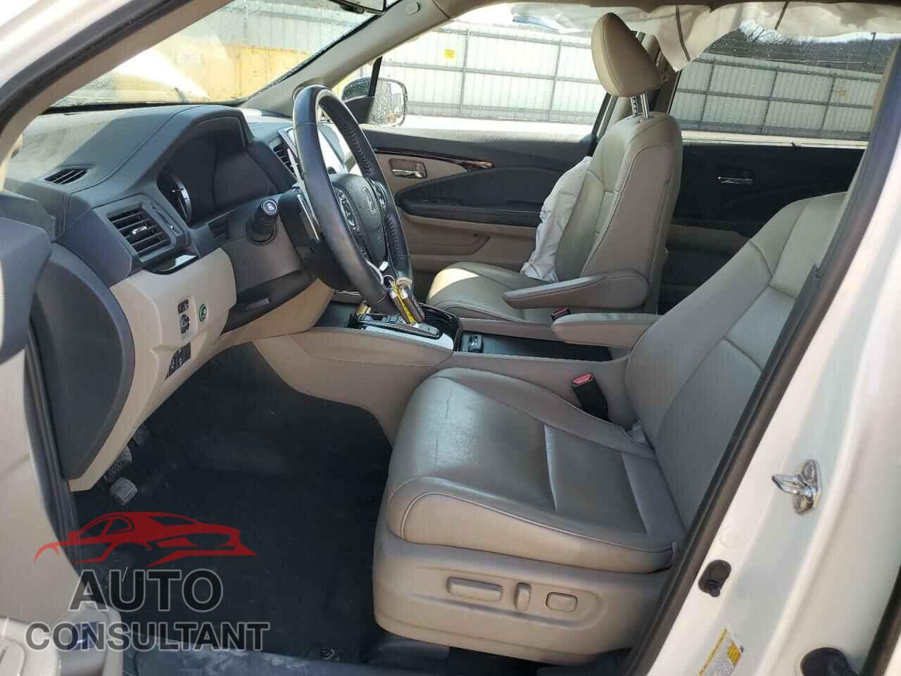 HONDA PILOT 2018 - 5FNYF5H96JB013906