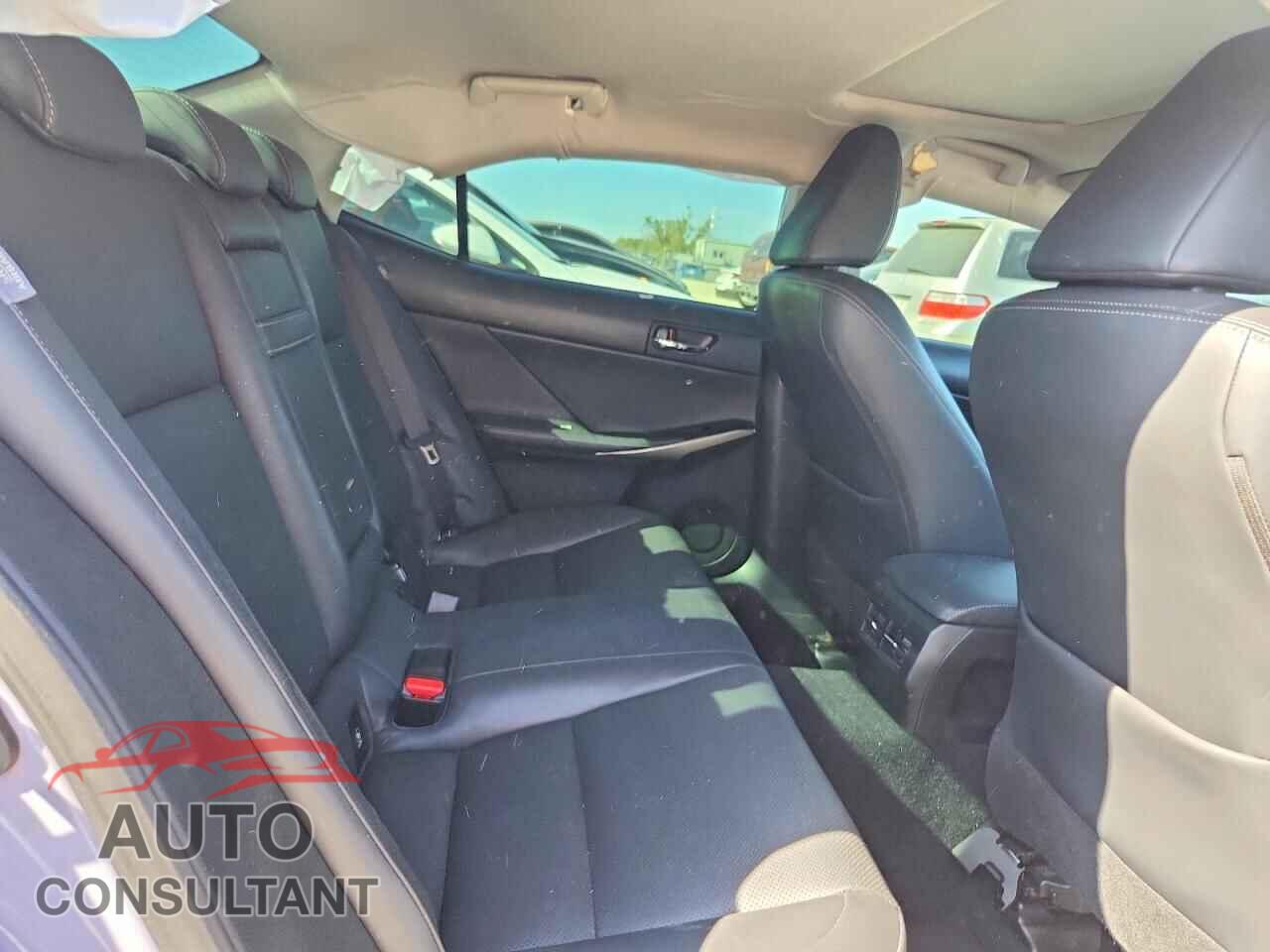 LEXUS IS 2016 - JTHBA1D28G5024310