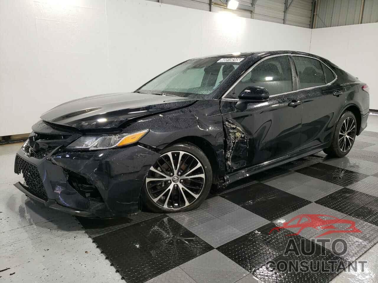 TOYOTA CAMRY 2018 - 4T1B11HK0JU639888