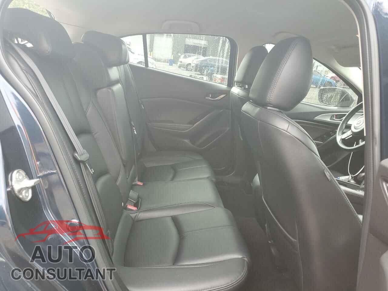 MAZDA 3 2017 - 3MZBN1L77HM119355