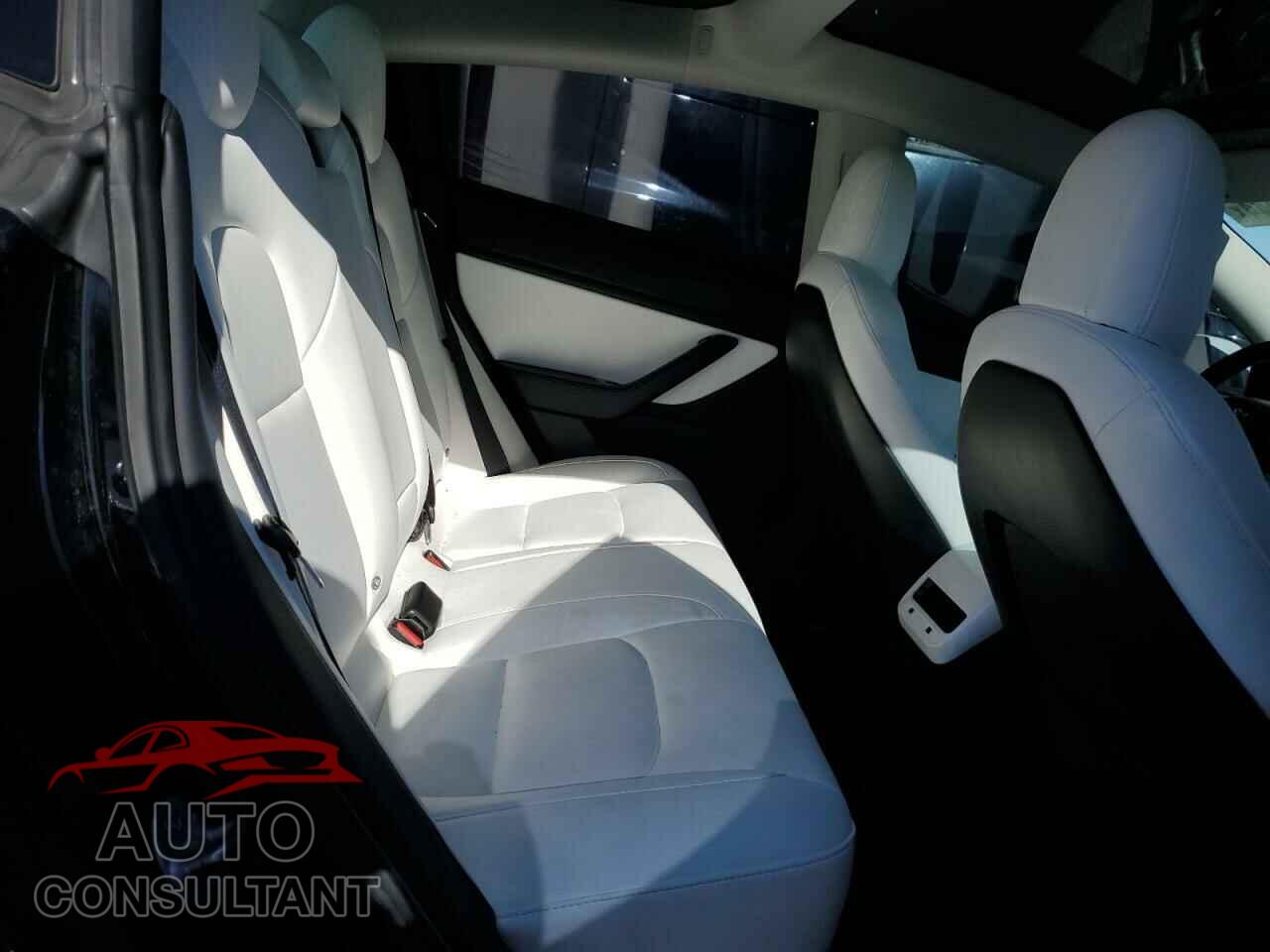 TESLA MODEL 3 2018 - 5YJ3E1EB0JF112881