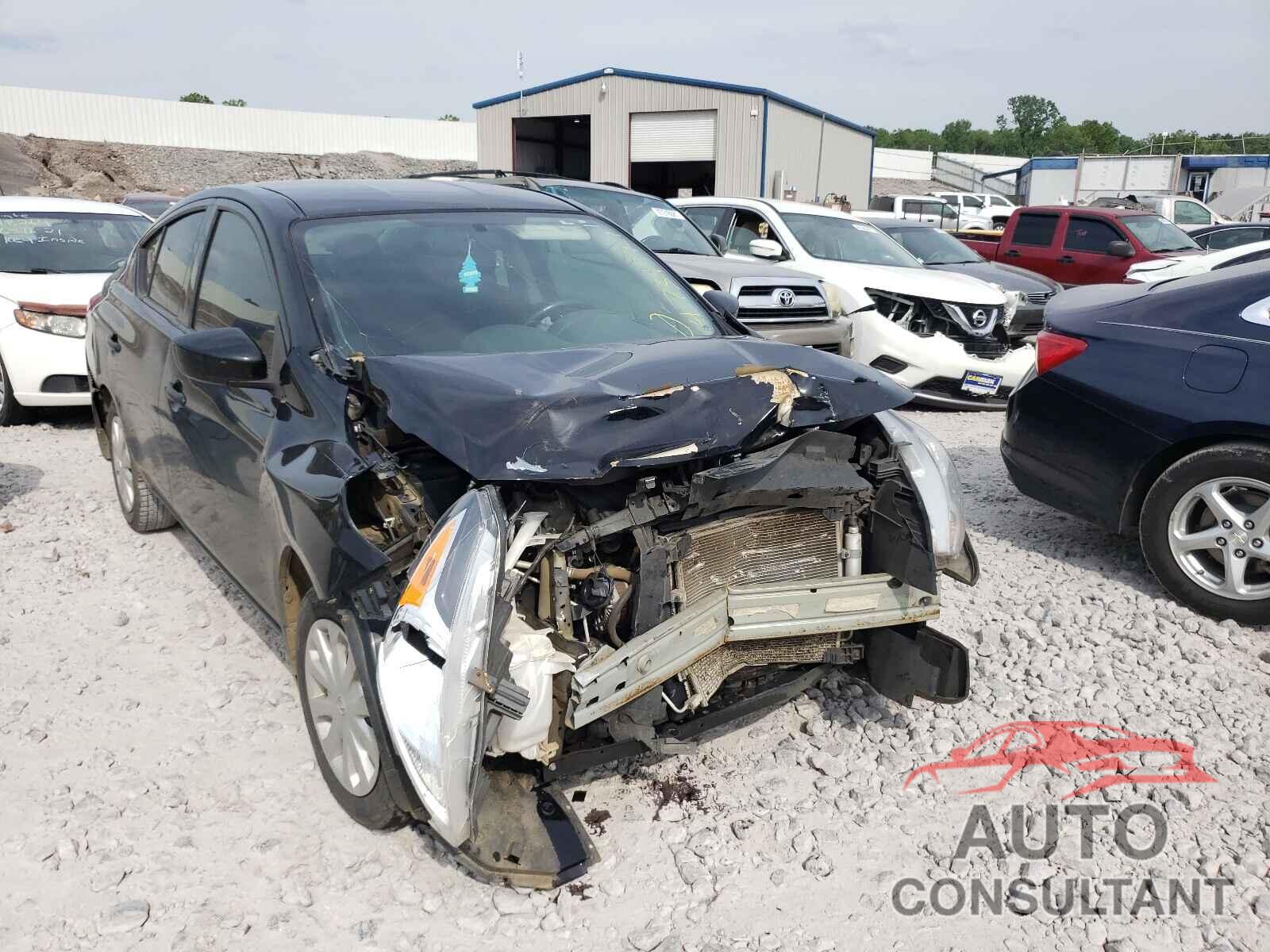 NISSAN VERSA 2019 - 3N1CN7AP7KL817445
