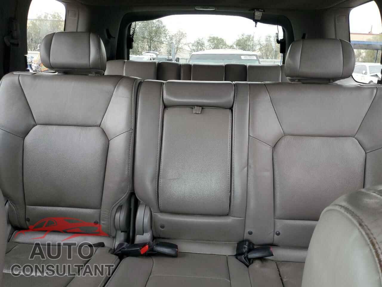 HONDA PILOT 2011 - 5FNYF4H5XBB021080