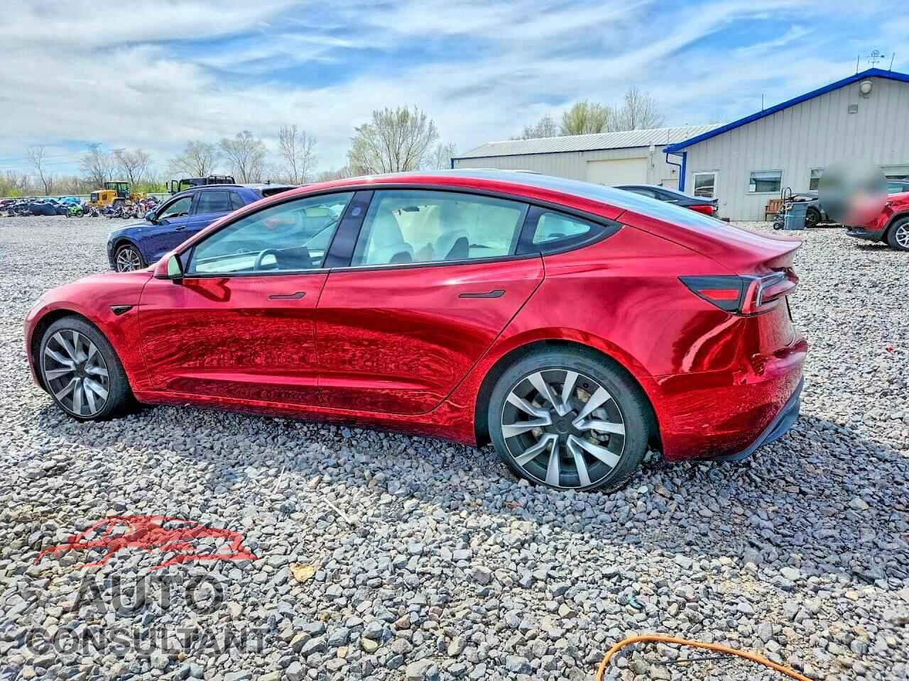 TESLA MODEL 3 2024 - 5YJ3E1EB7RF854528