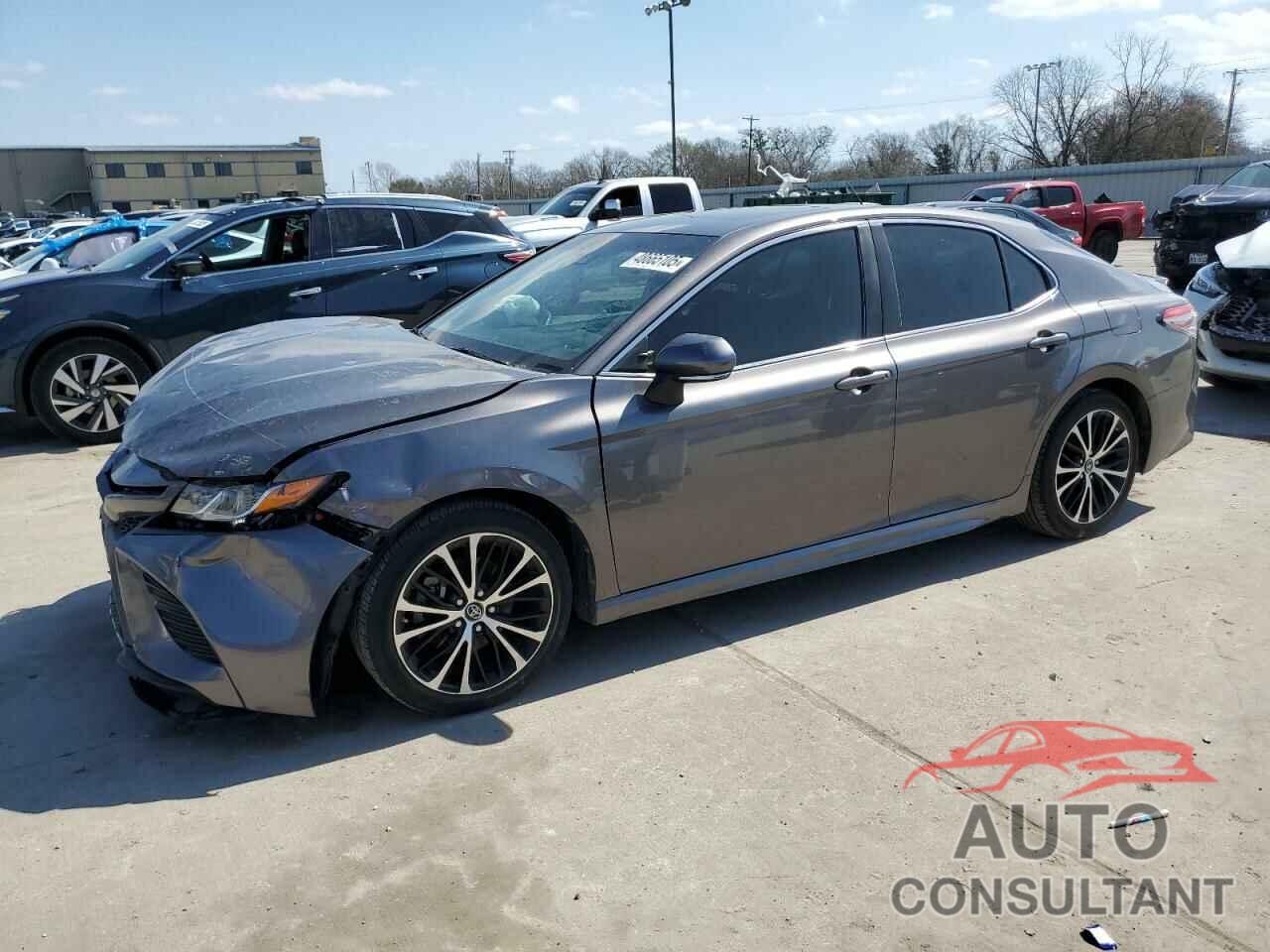 TOYOTA CAMRY 2018 - 4T1B11HK9JU083158