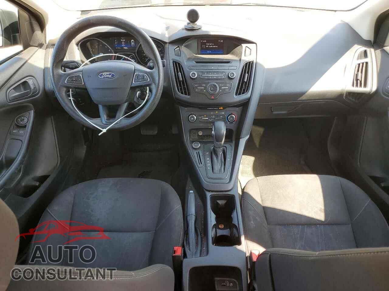 FORD FOCUS 2015 - 1FADP3E24FL366288