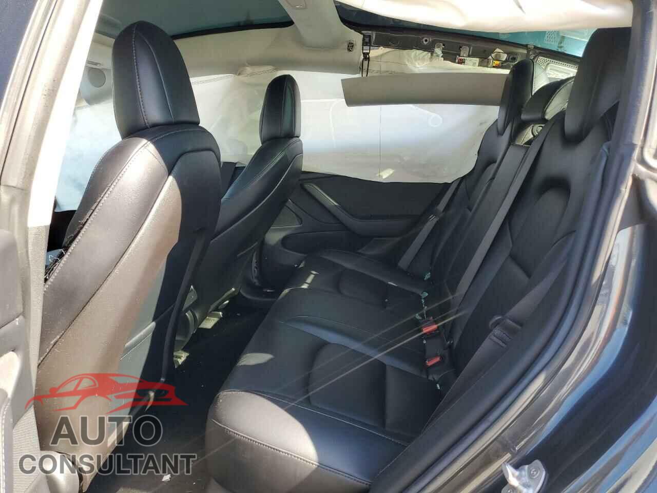 TESLA MODEL 3 2018 - 5YJ3E1EA5JF077570