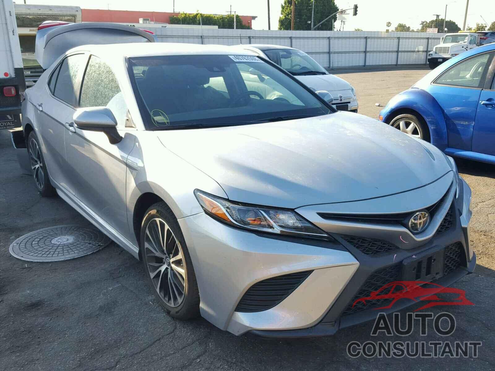 TOYOTA CAMRY 2018 - 4T1B11HK8JU060924