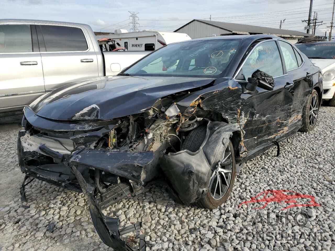 TOYOTA CAMRY 2021 - 4T1G11AK5MU487983