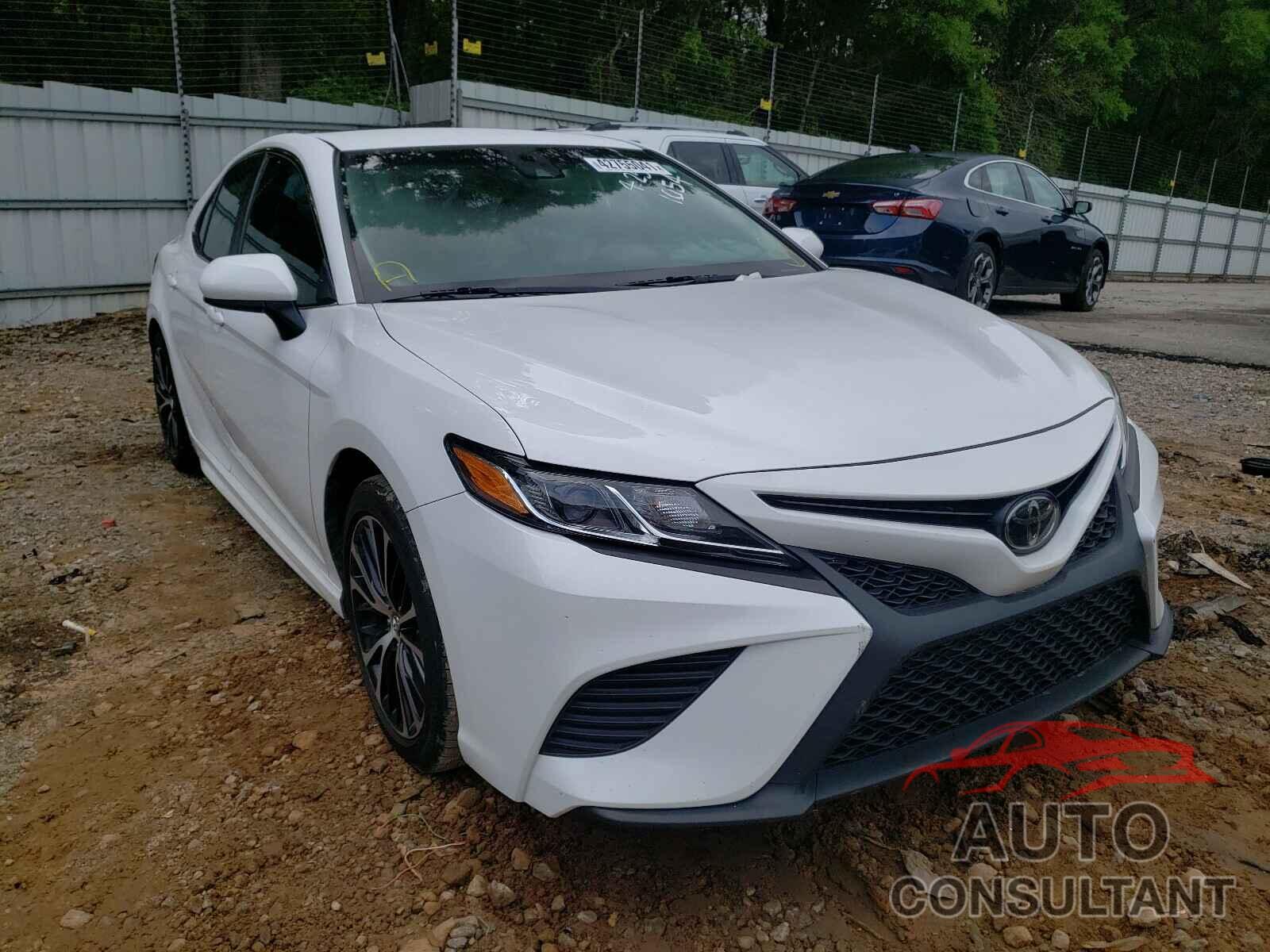 TOYOTA CAMRY 2018 - 4T1B11HK9JU081054
