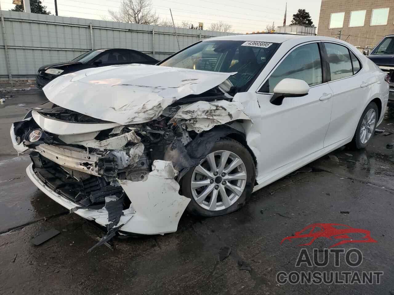 TOYOTA CAMRY 2018 - 4T1B11HK0JU611928