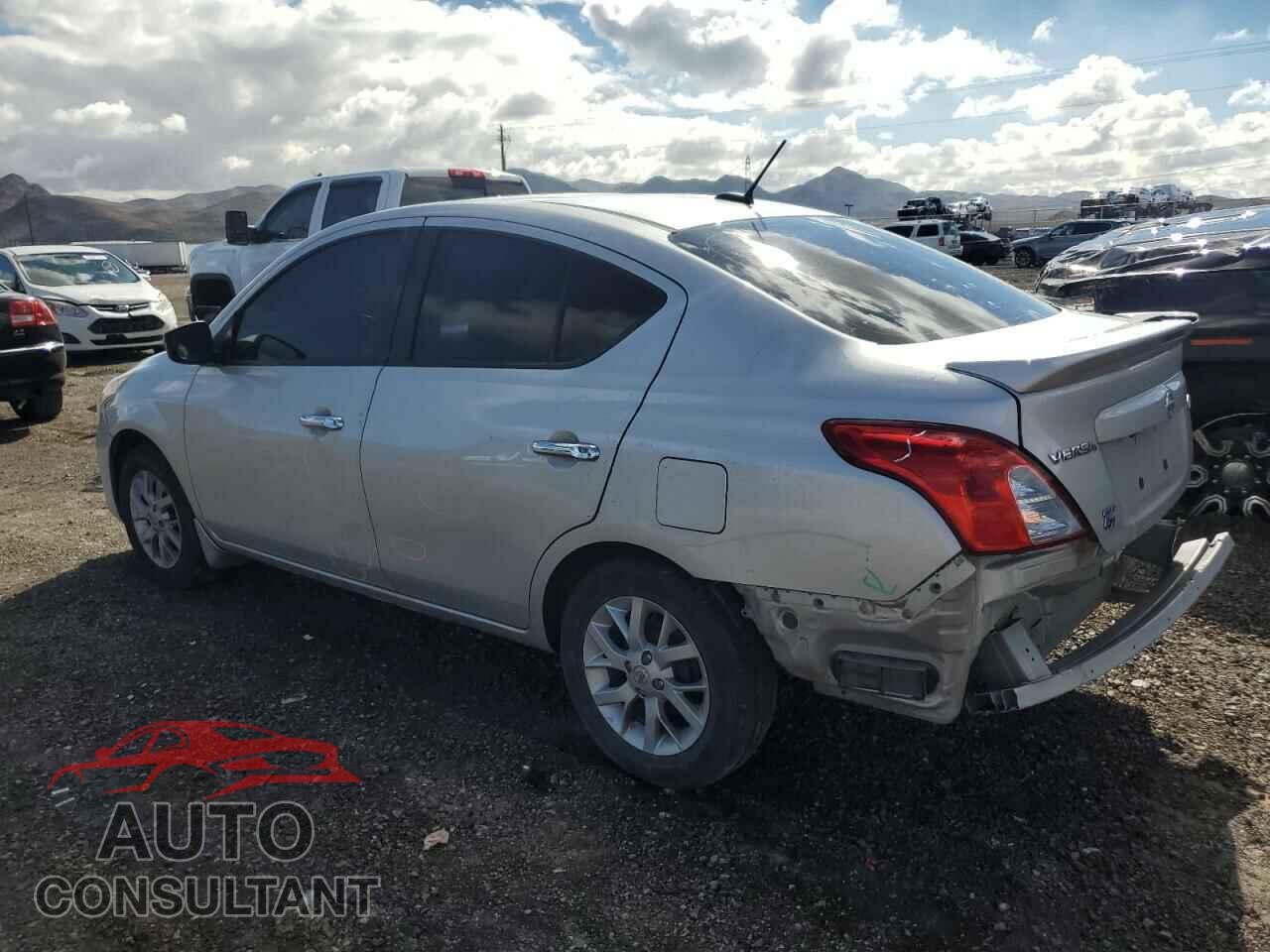 NISSAN VERSA 2017 - 3N1CN7AP7HL808544