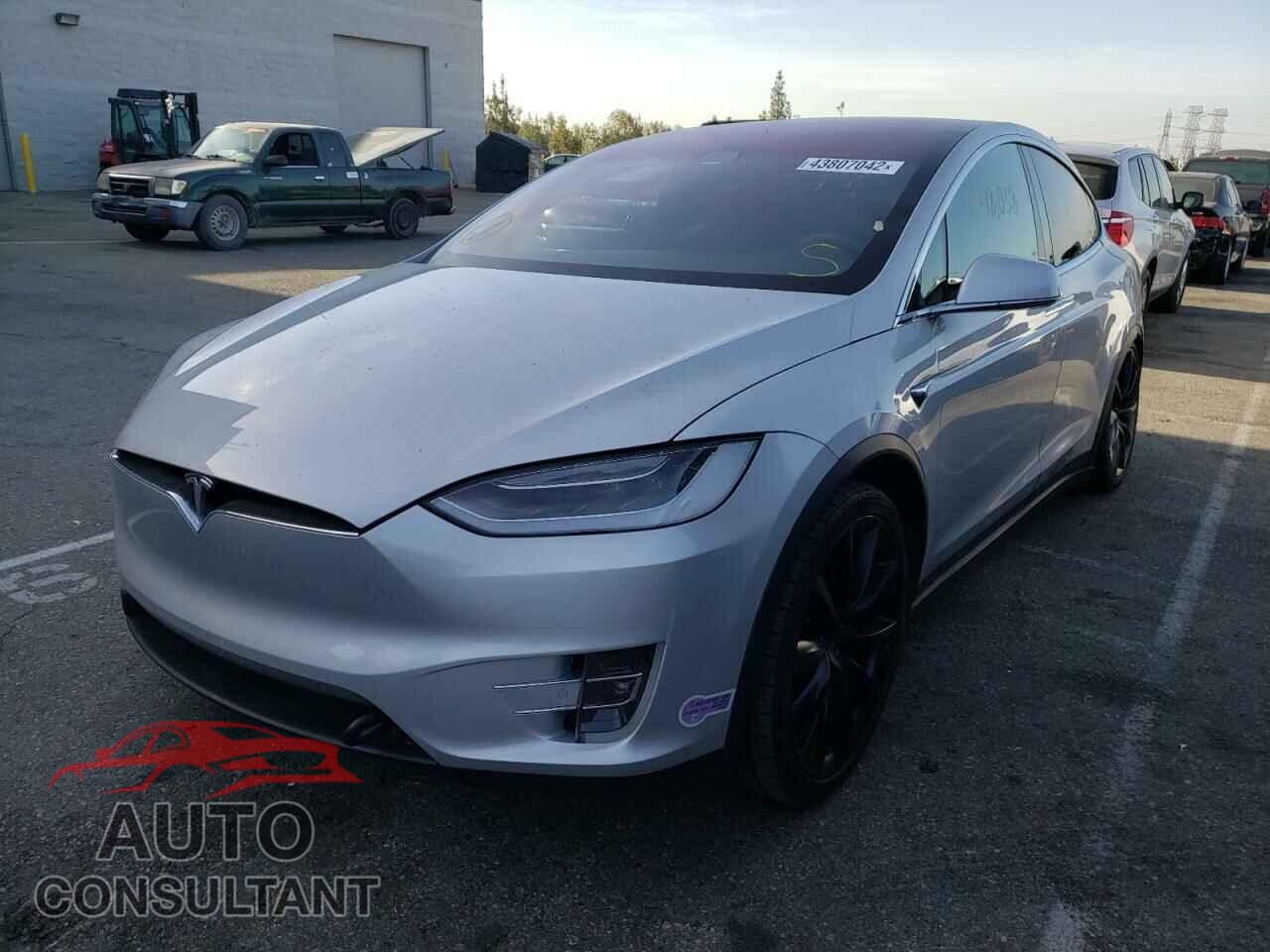 TESLA MODEL X 2018 - 5YJXCAE29JF127273