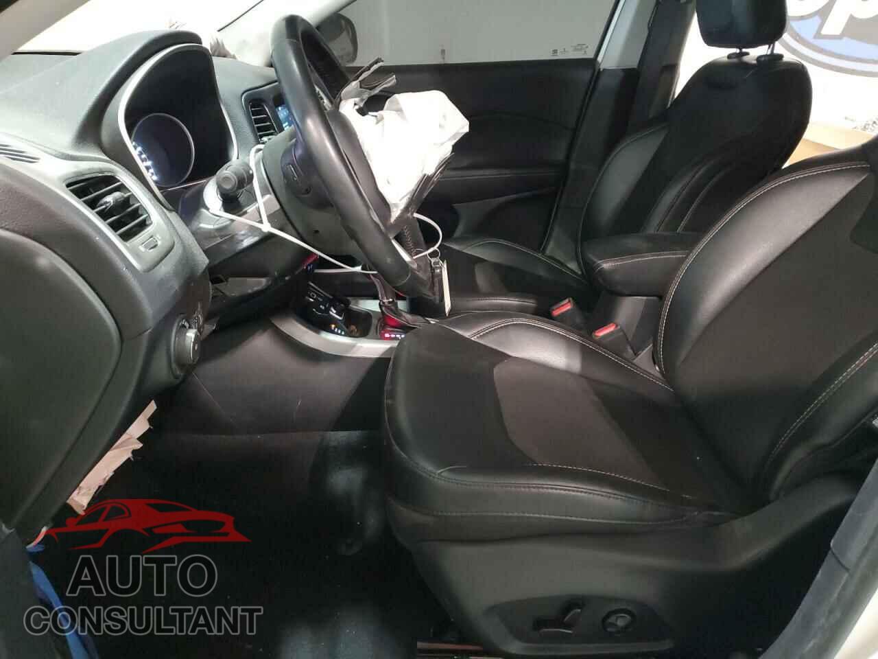 JEEP COMPASS 2021 - 3C4NJDBB1MT543701