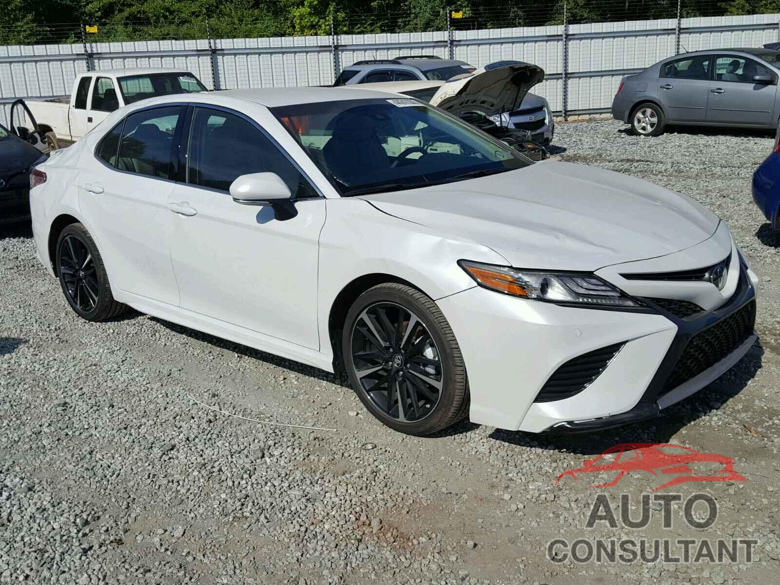 TOYOTA CAMRY 2018 - 4T1B61HK7JU038947