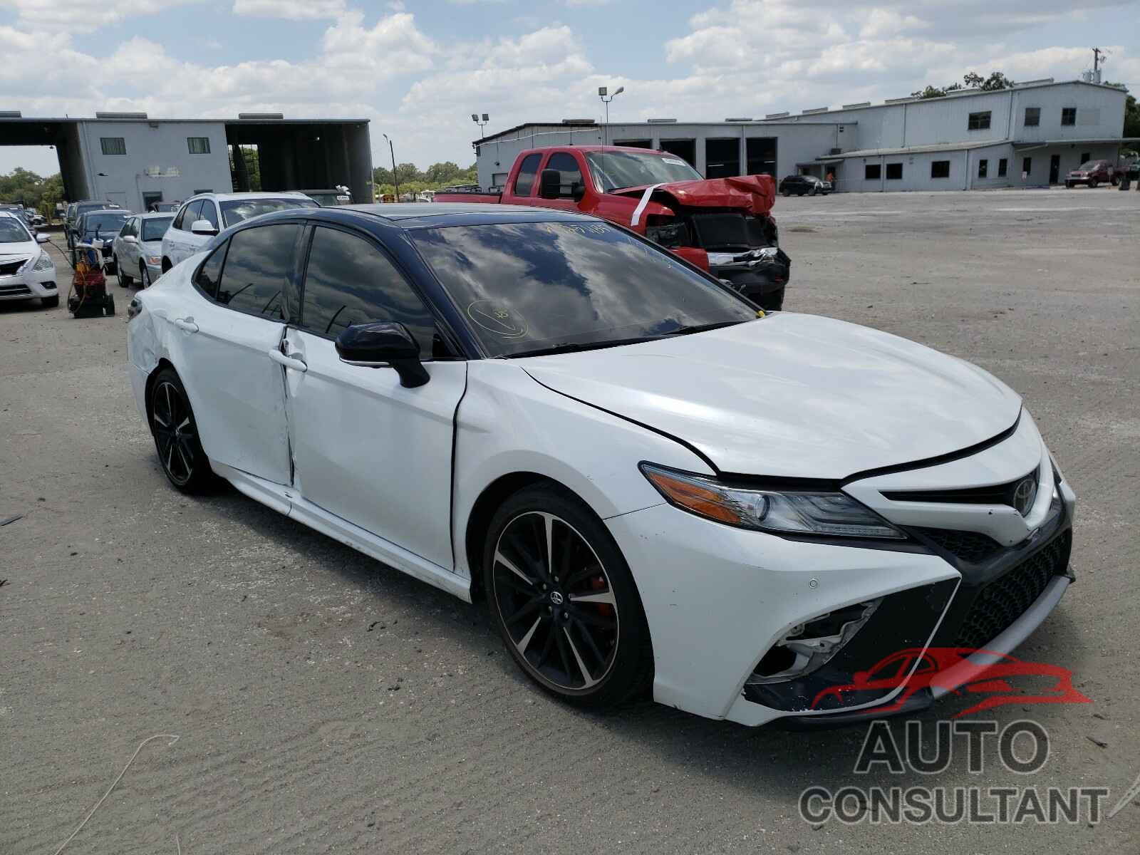 TOYOTA CAMRY 2018 - 4T1B61HK5JU101446
