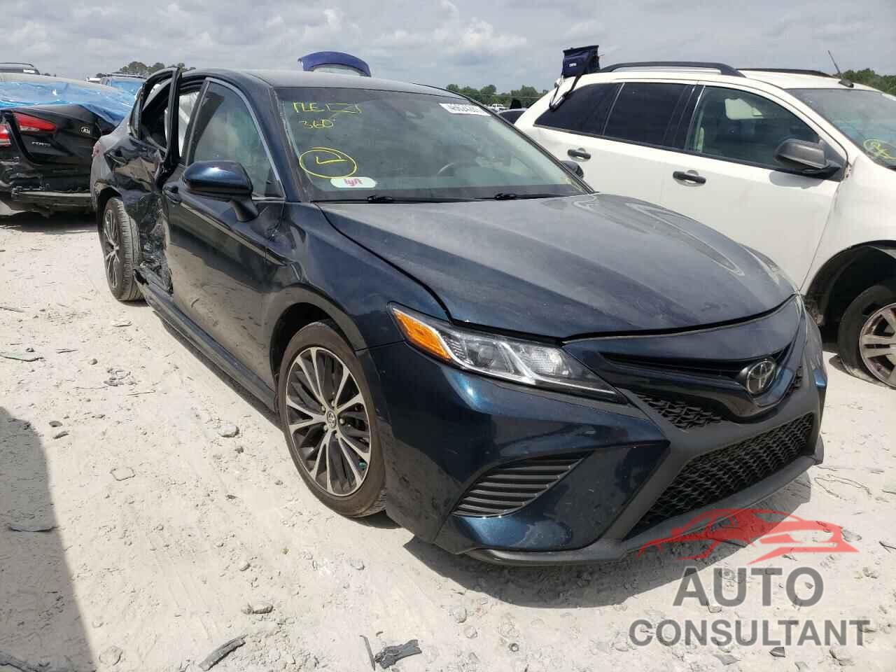TOYOTA CAMRY 2018 - 4T1B11HK3JU664123