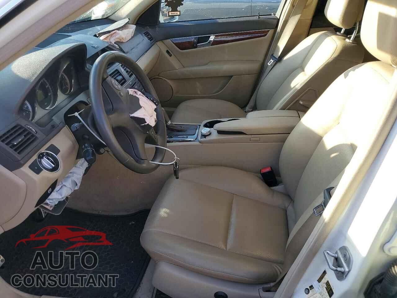 MERCEDES-BENZ C-CLASS 2011 - WDDGF8BB9BR165821