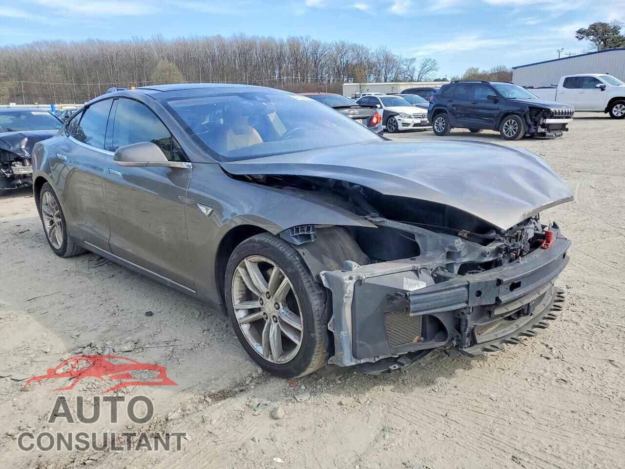 TESLA MODEL S 2015 - 5YJSA1E18FF104131