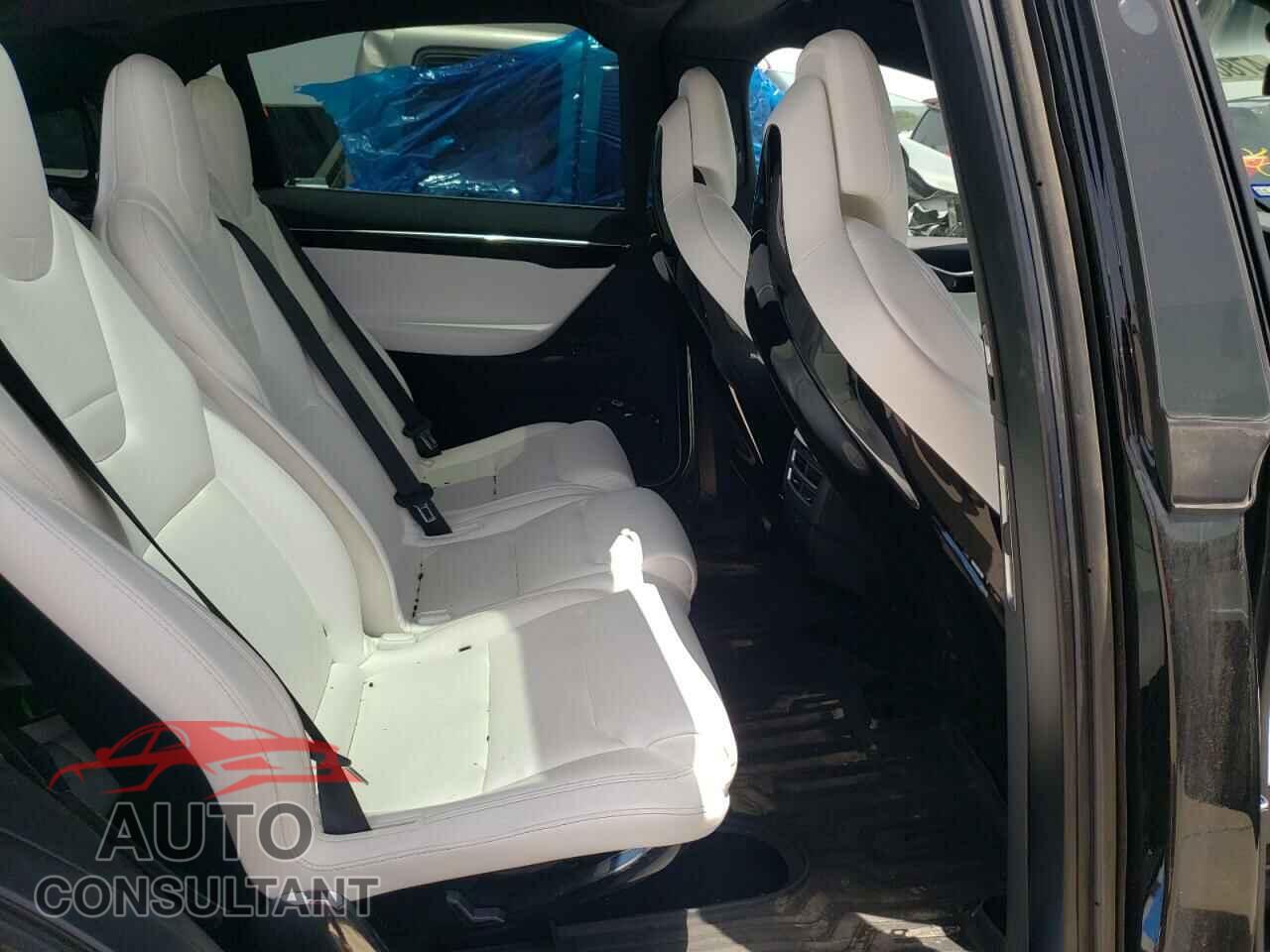 TESLA MODEL X 2017 - 5YJXCAE26HF039923
