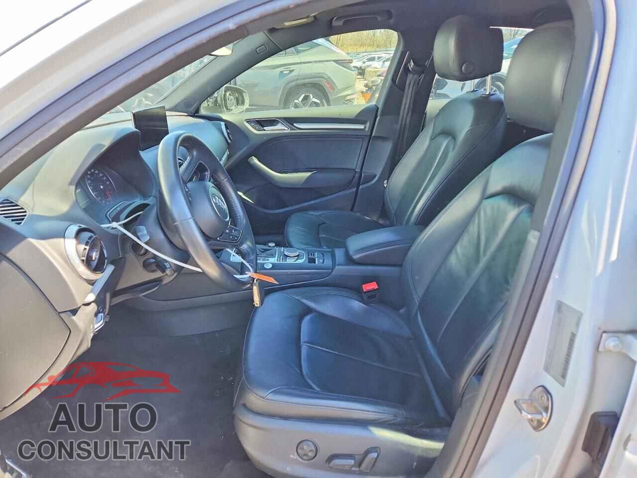 AUDI A3 2019 - WAUAUGFF0KA076132