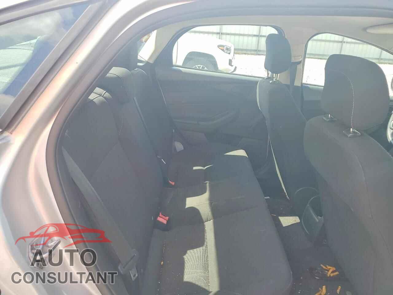 FORD FOCUS 2017 - 1FADP3E28HL229759