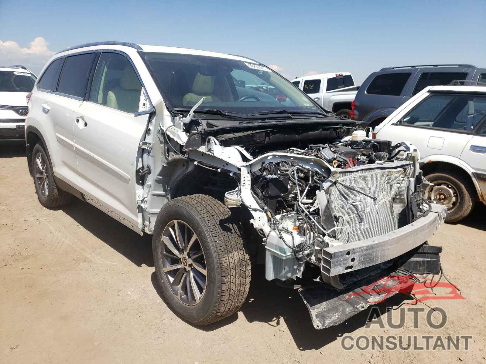TOYOTA HIGHLANDER 2019 - 5TDJZRFH0KS626921