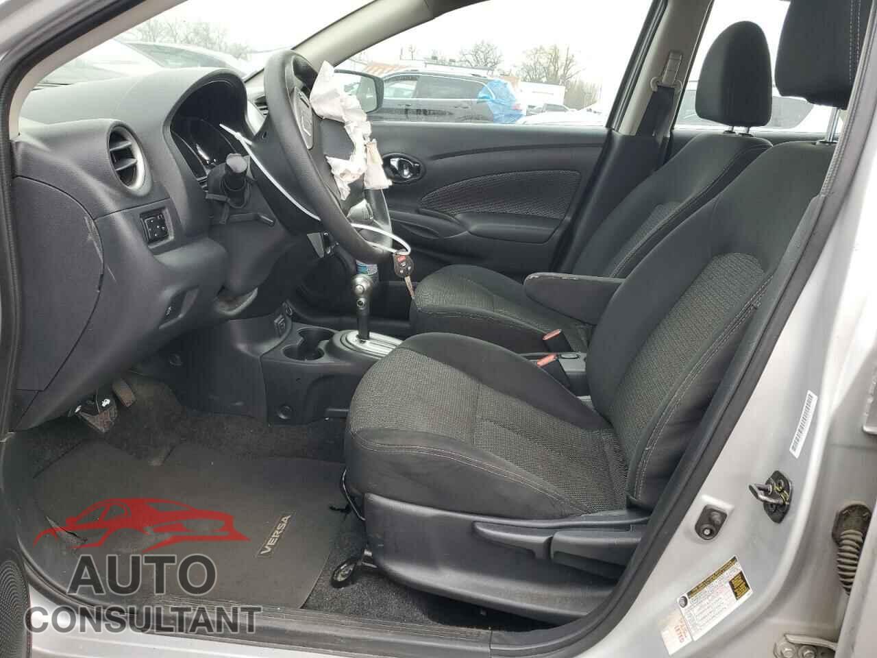 NISSAN VERSA 2019 - 3N1CN7AP3KL864049