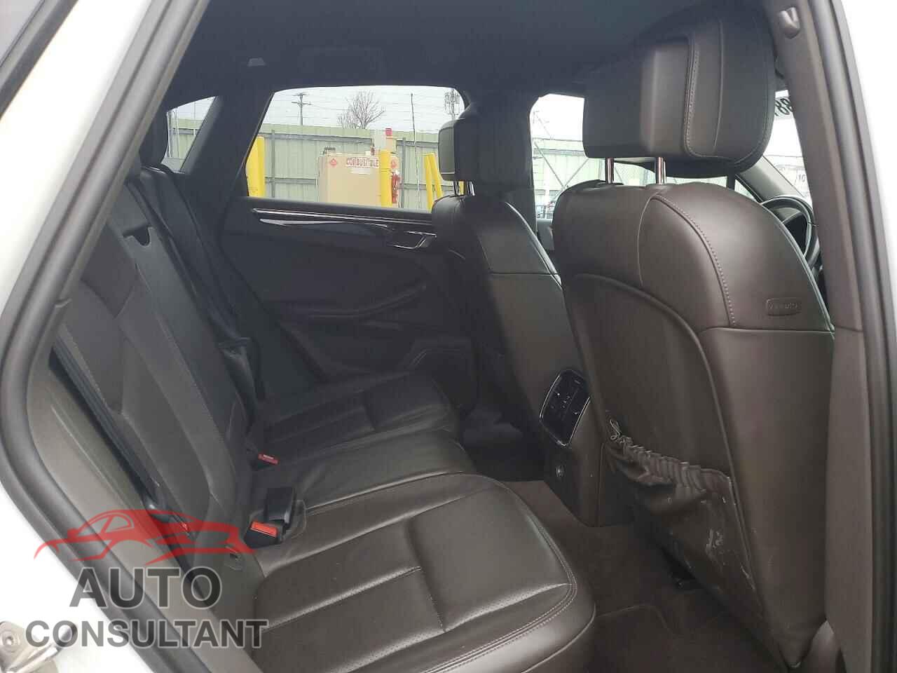 PORSCHE MACAN 2016 - WP1AB2A51GLB43602