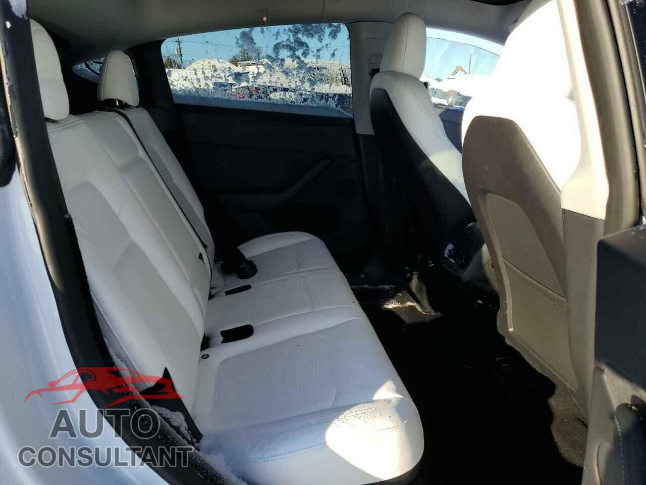TESLA MODEL Y 2024 - 7SAYGDEE2RA258917