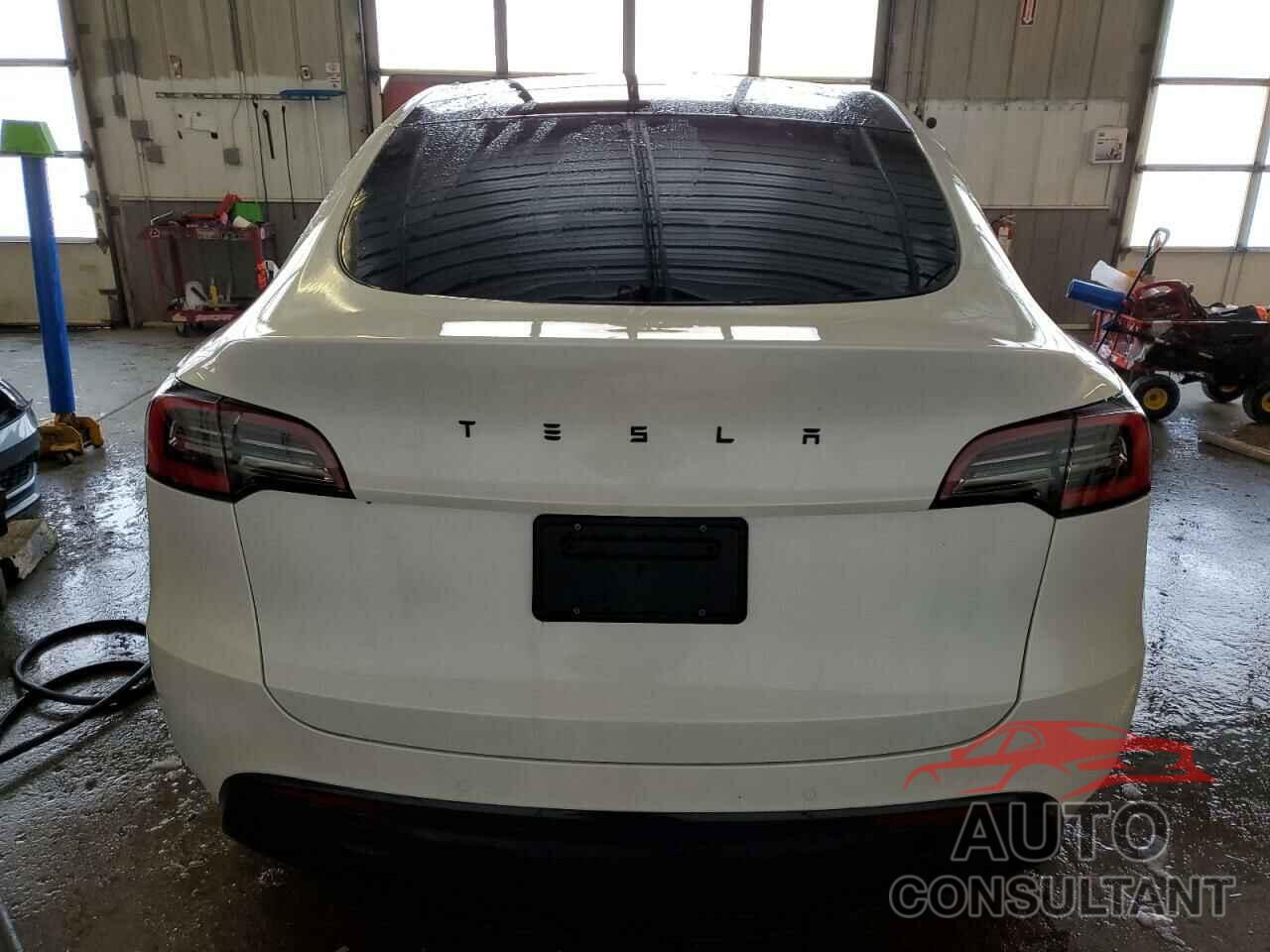 TESLA MODEL Y 2021 - 5YJYGDEE1MF083908