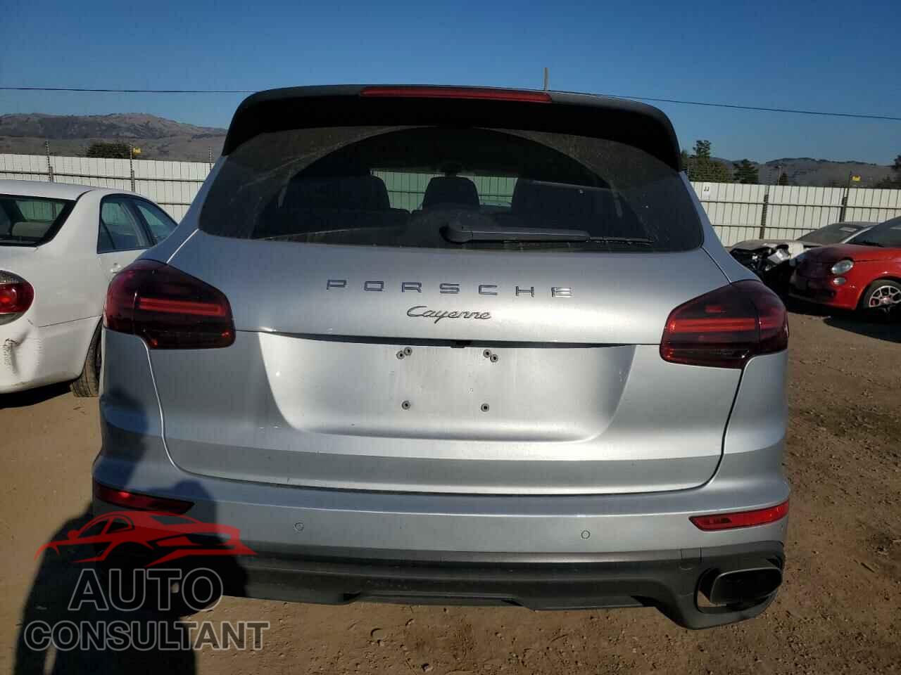 PORSCHE CAYENNE 2018 - WP1AA2A21JKA05743