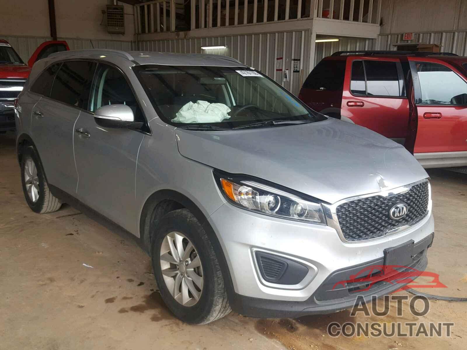 KIA SORENTO LX 2017 - 5XYPG4A53HG249796