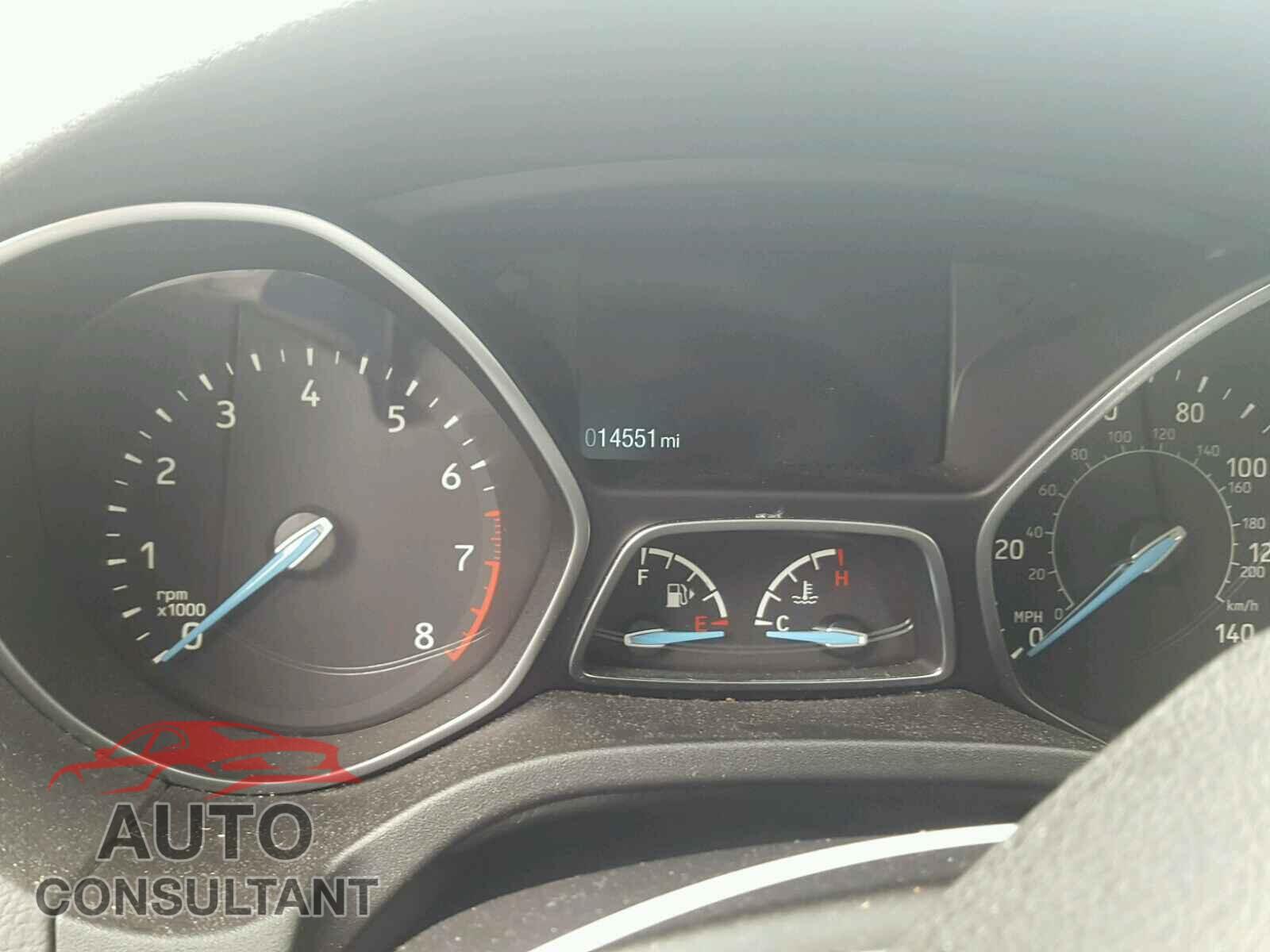 FORD FOCUS SE 2017 - 1FADP3F24HL227652