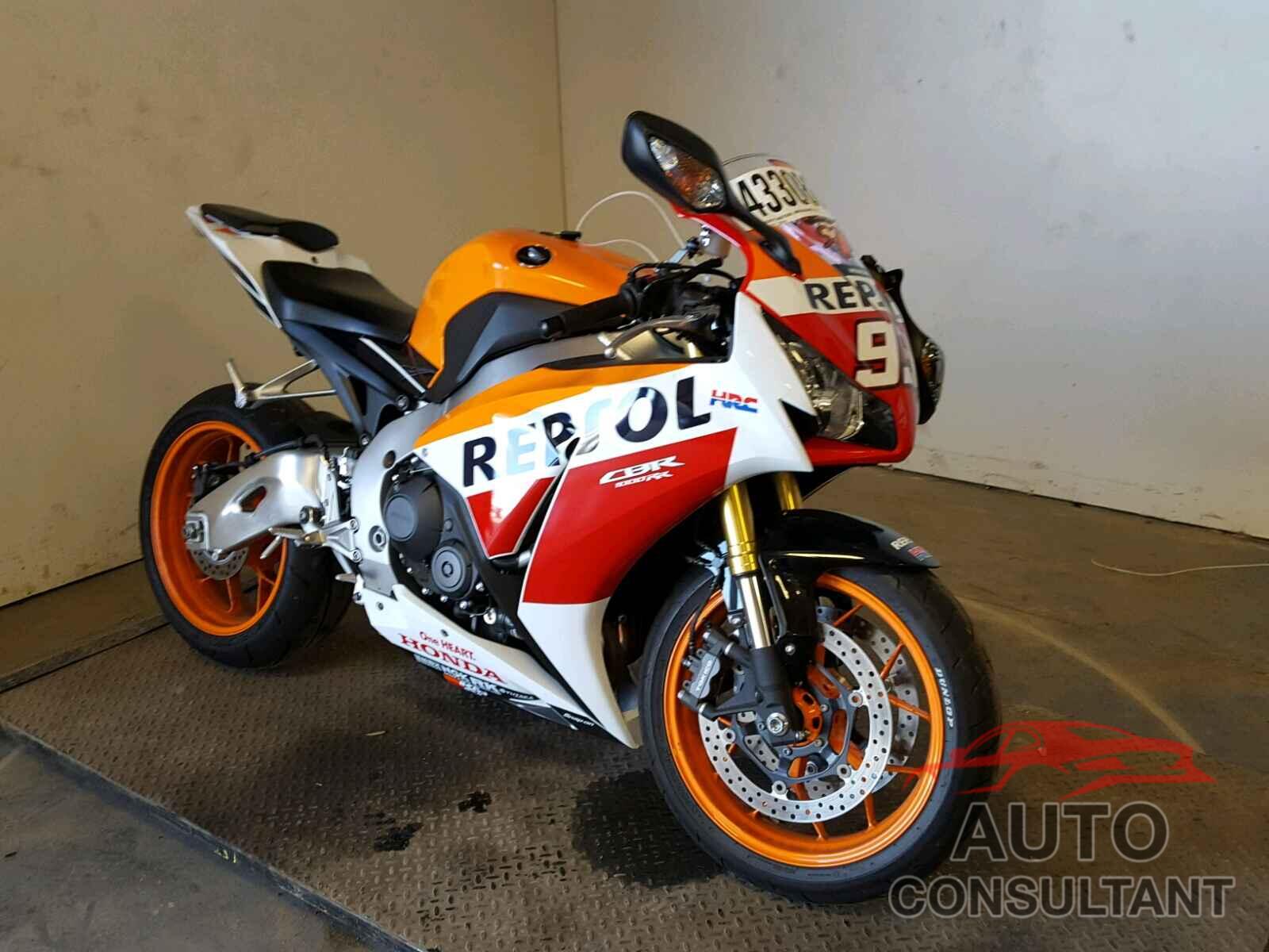 HONDA CBR1000 RR 2015 - JH2SC594XFK700129